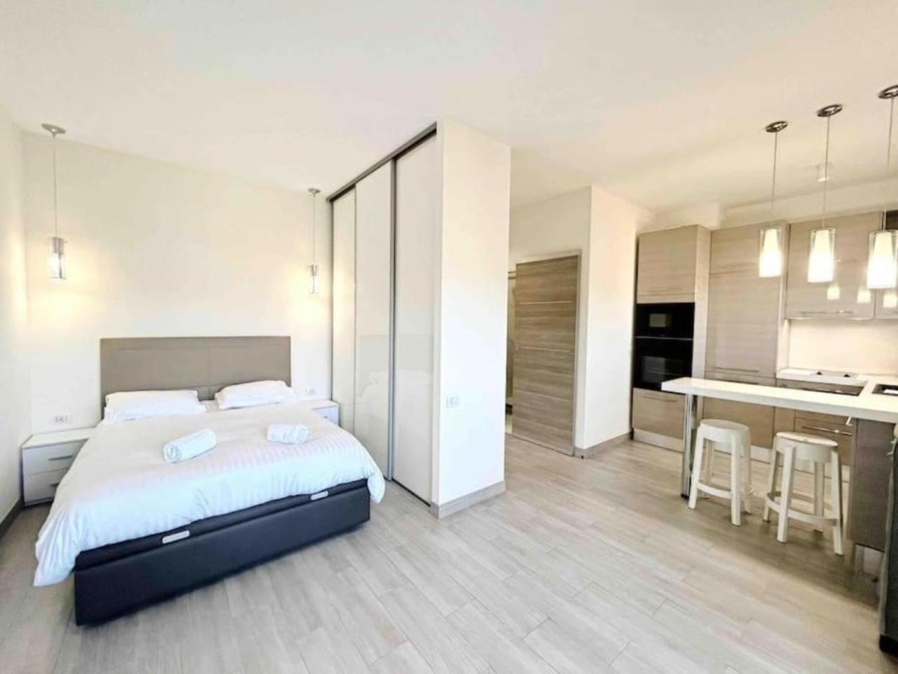 Il Gioiello : Apt 2 Pers, Clim, Piscine, Parking 昂蒂布 外观 照片