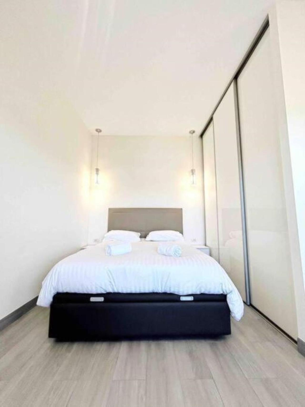 Il Gioiello : Apt 2 Pers, Clim, Piscine, Parking 昂蒂布 外观 照片